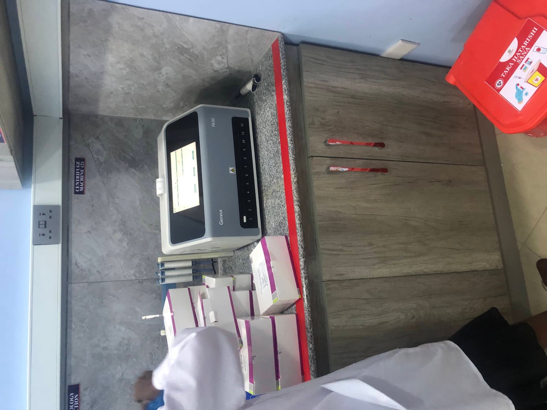 Clinical service environment with medical equipment